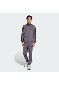 Adidas - Dres Sportswear Basic 3-Stripes Tricot. Kolor: fioletowy. Materiał: dresówka. Sport: fitness