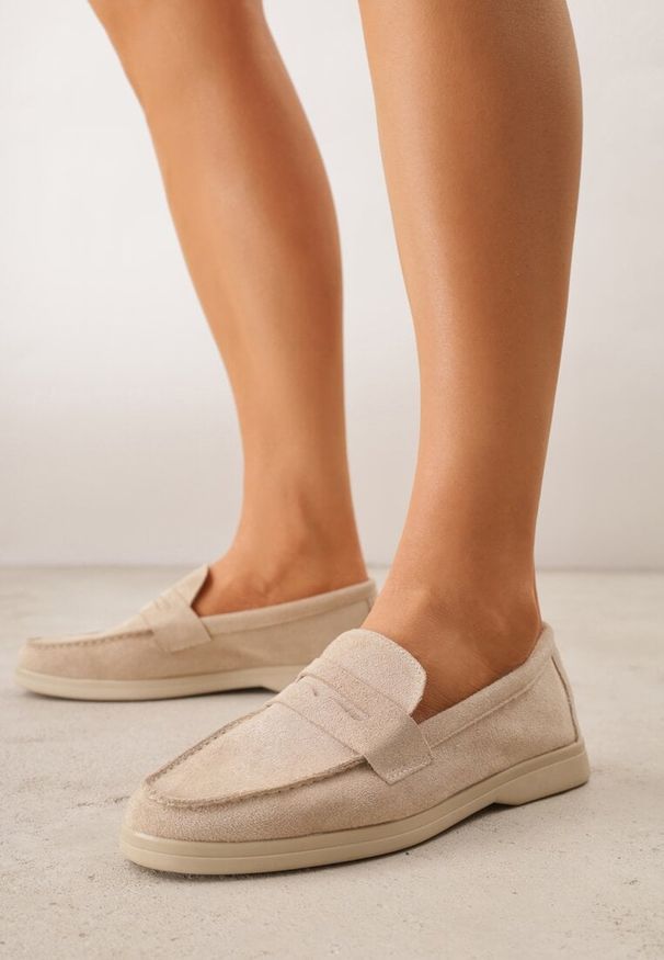 Renee - Beżowe Mokasyny Casual VICES z Imitacji Zamszu z Wkładką ze Skóry Naturalnej Sheiris. Okazja: na co dzień. Kolor: beżowy. Materiał: zamsz, skóra. Styl: casual