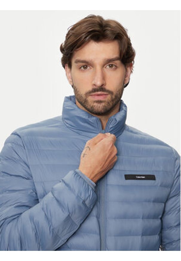 Calvin Klein Kurtka puchowa K10K113474 Granatowy Regular Fit. Kolor: niebieski. Materiał: syntetyk