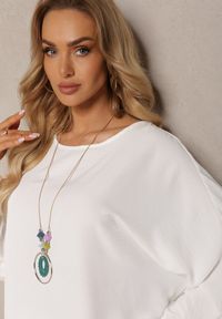 Renee - Biała Bluzka o Fasonie Nietoperza z Naszyjnikiem Kenola. Kolor: biały. Styl: elegancki #5