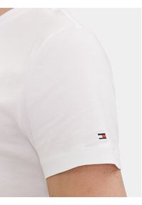 TOMMY HILFIGER - Tommy Hilfiger T-Shirt Global Stripe MW0MW34388 Biały Regular Fit. Kolor: biały. Materiał: bawełna #3