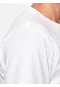 Converse T-Shirt M Chuck Patch Distort Tee 10026427-A02 Biały Regular Fit. Kolor: biały. Materiał: bawełna #4