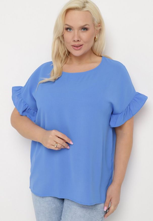 Born2be - Niebieska Bluzka z Wiskozą o Klasycznym Kroju Vlaniella. Okazja: na co dzień, na spotkanie biznesowe. Kolor: niebieski. Materiał: wiskoza. Długość rękawa: krótki rękaw. Długość: krótkie. Styl: klasyczny