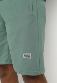 Born2be - Zielone Dresowe Szorty Bermudy Zdobione Aplikacją Nitarosa. Okazja: na co dzień. Kolor: zielony. Materiał: dresówka. Wzór: aplikacja. Styl: casual #7