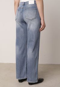 Born2be - Niebieskie Jeansy z Wysokim Stanem i Szerokimi Nogawkami z Bawełną i Wiskozą Corraesea. Okazja: na co dzień. Stan: podwyższony. Kolor: niebieski. Styl: elegancki, klasyczny, casual #6