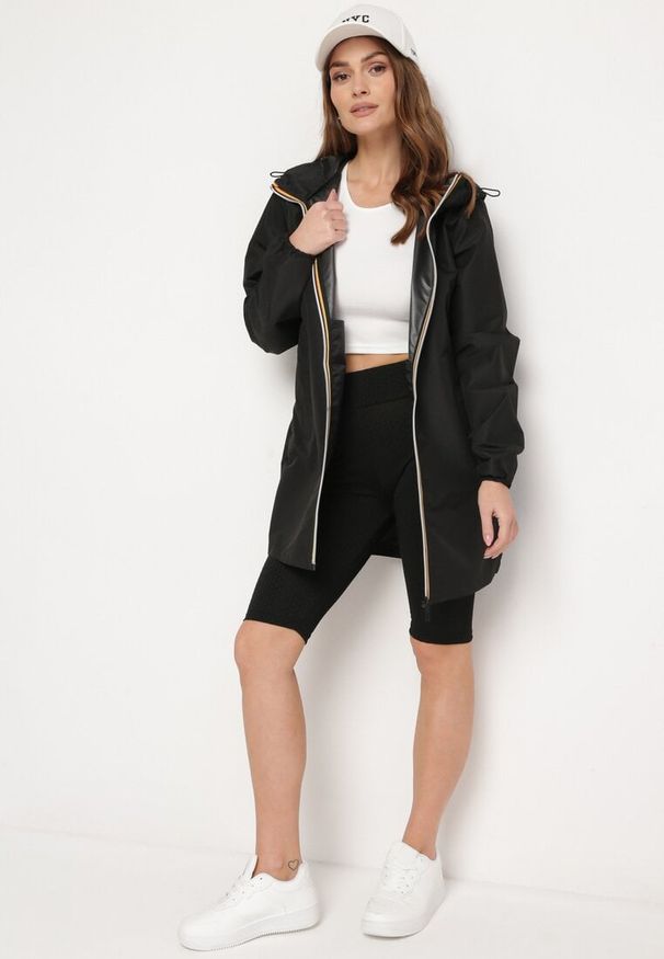 Born2be - Granatowa Kurtka Wiatrówka na Zamek Błyskawiczny z Kapturem Radisca. Typ kołnierza: kaptur. Kolor: niebieski