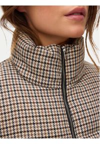 Vero Moda Kurtka zimowa Lyon 10334968 Beżowy Regular Fit. Kolor: beżowy. Materiał: syntetyk. Sezon: zima #3