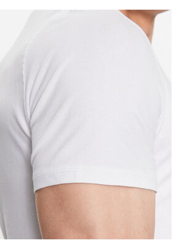 Guess T-Shirt M3YI27 J1314 Biały Slim Fit. Kolor: biały. Materiał: bawełna