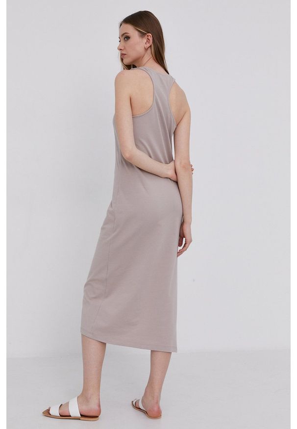 Answear Lab - answear.LAB X Paulina Krupińska Sukienka z certyfikatem OEKO-TEX kolekcja limitowana Ethical Wardrobe. Okazja: na co dzień. Kolor: beżowy. Materiał: dresówka, dzianina, włókno, syntetyk, materiał. Długość rękawa: na ramiączkach. Wzór: gładki. Typ sukienki: proste. Styl: wakacyjny