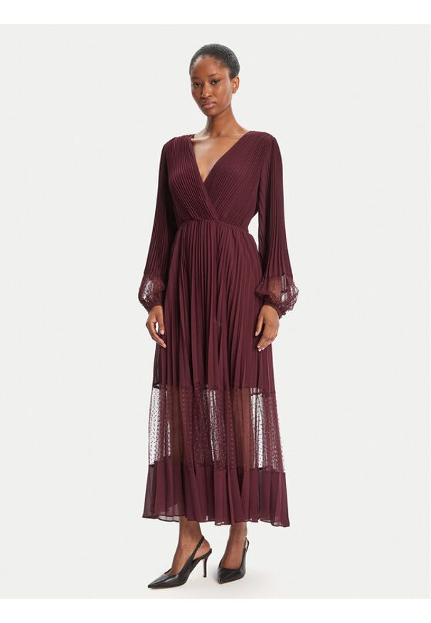 TwinSet - TWINSET Sukienka wieczorowa 252TP2641 Bordowy Regular Fit. Kolor: czerwony. Materiał: syntetyk. Styl: wizytowy