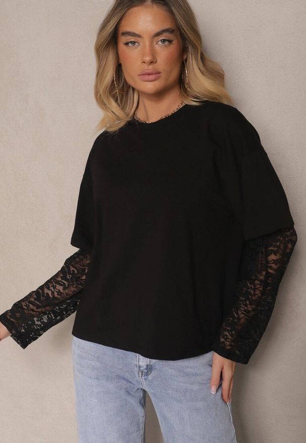 Renee - Czarna Bluzka T-shirt o Kroju Oversize z Rękawami z Koronki Dillifia. Okazja: na co dzień. Kolor: czarny. Materiał: koronka. Wzór: koronka. Styl: elegancki, casual