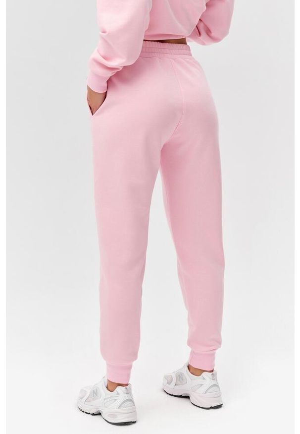 ROUGH RADICAL - Damskie spodnie dresowe Rough Radical Cotton Active Joggers. Kolor: różowy. Materiał: dresówka. Sport: fitness