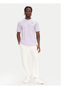Adidas - adidas T-Shirt Lounge Slides Graphic Pocket JM0375 Fioletowy Regular Fit. Kolor: fioletowy. Materiał: bawełna
