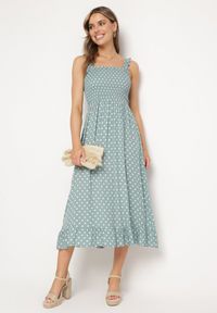 Born2be - Zielona Wiskozowa Sukienka z Szerokimi Ramiączkami i Gumką w Talii Ginneli. Okazja: do pracy. Typ kołnierza: dekolt w łódkę. Kolor: zielony. Materiał: wiskoza. Długość rękawa: na ramiączkach. Typ sukienki: proste #1