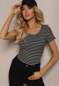 Renee - Czarno-Biały Bawełniany T-shirt Koszulka w Paski z Krótkim Rękawem Fralea. Kolor: czarny. Materiał: bawełna. Długość rękawa: krótki rękaw. Długość: krótkie. Wzór: paski