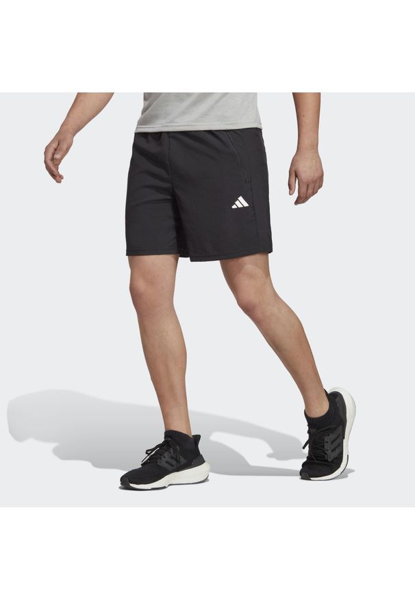 Adidas - Spodenki krótkie treningowe męskie adidas Essentials. Kolor: czarny, biały, wielokolorowy. Materiał: materiał. Długość: krótkie. Sport: bieganie