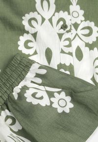 Renee - Ciemnozielony Komplet z Rustykalnym Wzorem z Szortami i Koszulą Tosnea. Kolor: zielony. Materiał: materiał, wiskoza #7