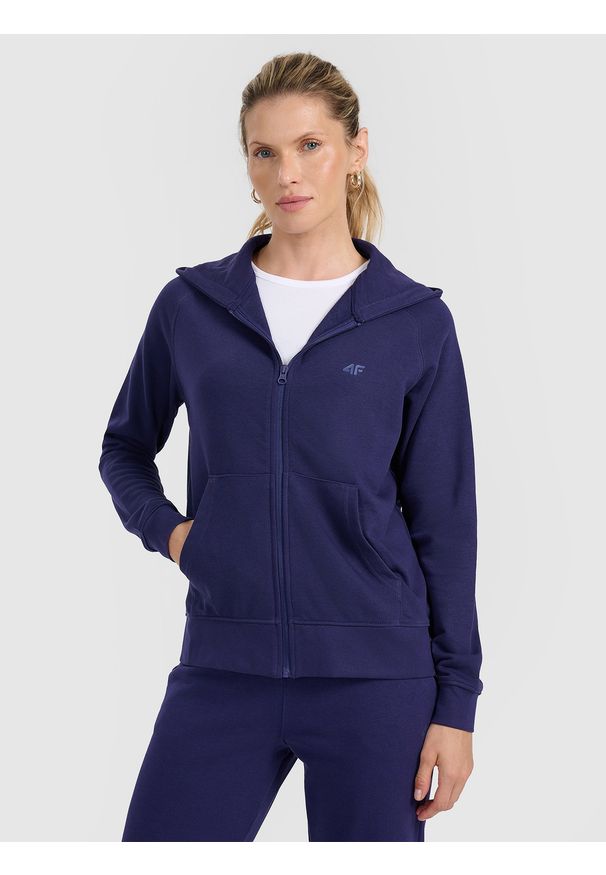 4f - 4F Bluza dresowa rozpinana z kapturem damska - granatowa XXL. Okazja: na co dzień. Typ kołnierza: kaptur. Kolor: niebieski. Materiał: dresówka. Długość rękawa: raglanowy rękaw. Wzór: gładki, ze splotem. Styl: casual, sportowy