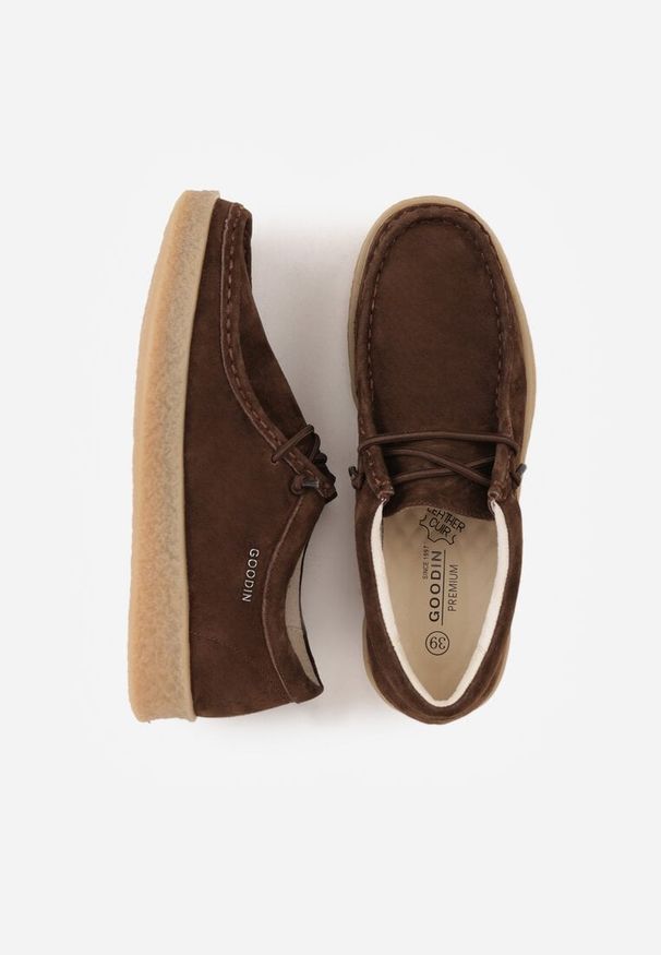 Renee - Brązowe Półbuty z Zamszu Naturalnego ze Skórzaną Wkładką i Przeszyciami Oaraneva. Kolor: brązowy. Materiał: zamsz, skóra. Styl: elegancki