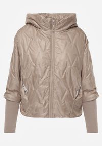 Born2be - Brązowa Kurtka z Kapturem Pikowana z Materiałowymi Wykończeniami Sofie. Okazja: na co dzień. Typ kołnierza: kaptur. Kolor: brązowy. Materiał: materiał. Styl: casual #4