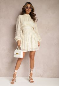 Renee - Beżowa Koronkowa Sukienka Mini z Gumką w Pasie Netta. Kolor: beżowy. Materiał: koronka. Typ sukienki: rozkloszowane. Długość: mini