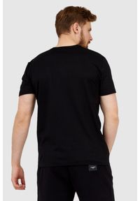 Dolce and Gabbana - DOLCE & GABBANA Czarny t-shirt męski z aplikacją z logo, Rozmiar 44. Kolor: czarny. Materiał: prążkowany. Wzór: aplikacja