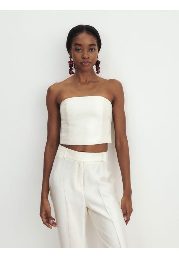 Reserved - Gorsetowy top - złamana biel. Typ kołnierza: dekolt gorset. Materiał: wiskoza, tkanina