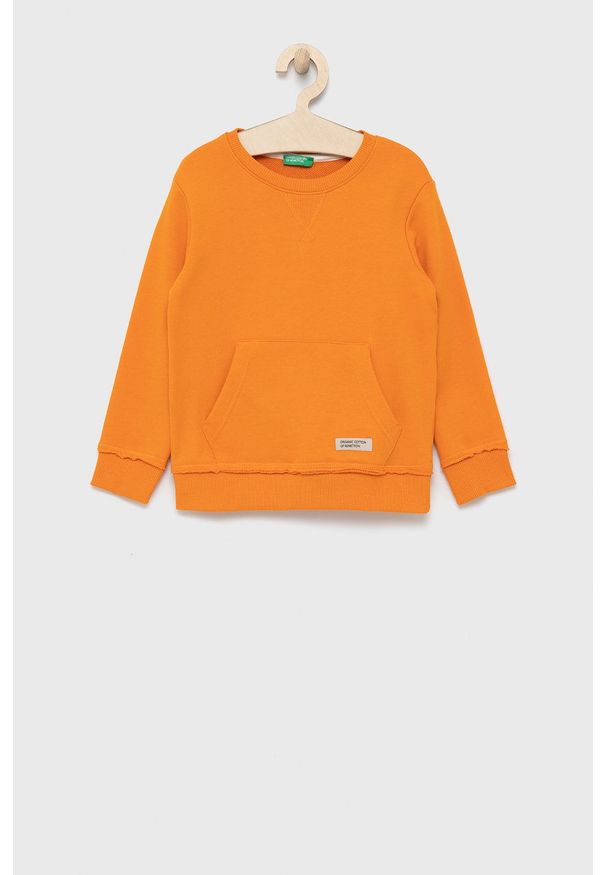 United Colors of Benetton bluza bawełniana dziecięca kolor pomarańczowy gładka. Okazja: na co dzień. Kolor: pomarańczowy. Materiał: bawełna. Wzór: gładki. Styl: casual