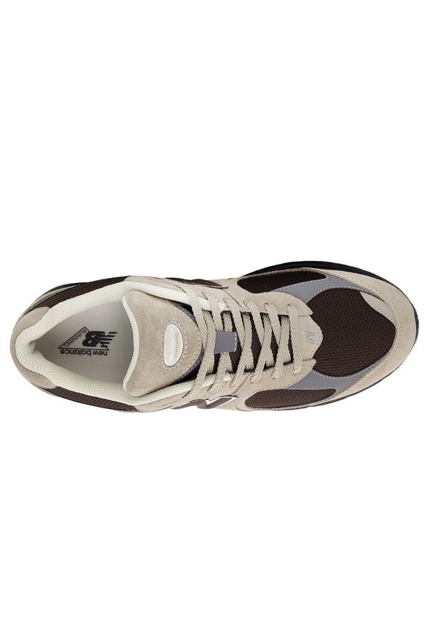 Buty unisex New Balance U2002RO – beżowe. Kolor: beżowy. Materiał: zamsz, guma. Szerokość cholewki: normalna