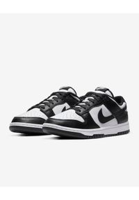 Nike Dunk Low Retro "Panda" Sneakersy męskie. Okazja: na co dzień, do pracy, na uczelnię. Kolor: biały. Materiał: guma, syntetyk, skóra. Szerokość cholewki: normalna. Sezon: lato