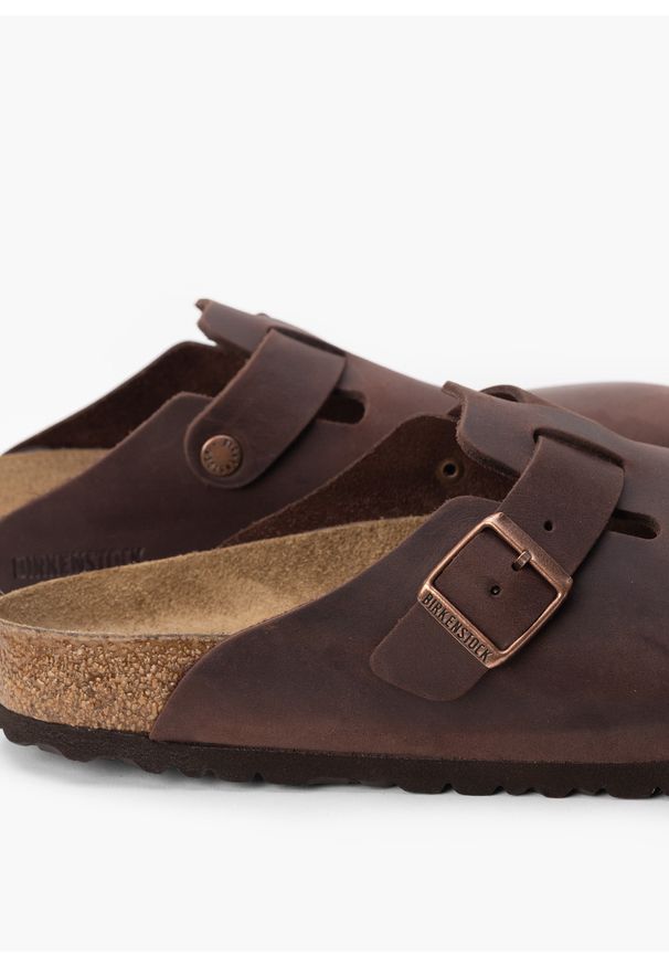 Birkenstock - BIRKENSTOCK BOSTON SFB LEOI HABANA Klapki męskie. Okazja: do pracy, na spacer, na co dzień. Kolor: brązowy. Styl: casual