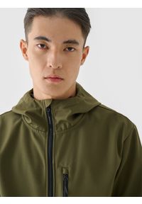 4f - Kurtka softshell wiatroodporna membrana 8000 męska - khaki. Typ kołnierza: kaptur. Kolor: brązowy, wielokolorowy, oliwkowy. Materiał: softshell. Technologia: Windstopper. Sport: wspinaczka #2