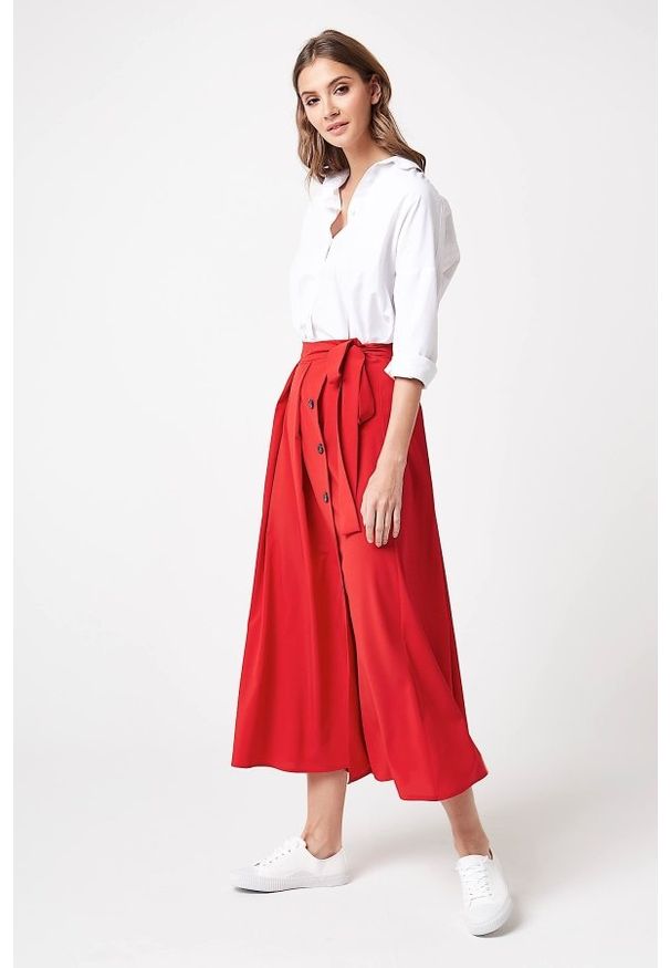 e-margeritka - Długa elegancka spódnica czerwona - l. Kolor: czerwony. Materiał: poliester, elastan, materiał, wiskoza. Długość: długie. Wzór: aplikacja. Styl: elegancki