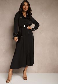 Renee - Czarna Satynowa Sukienka w Stylu Szmizjerki z Imitacjami Kieszeni i Paskiem Vaminay. Kolor: czarny. Materiał: satyna. Wzór: aplikacja. Typ sukienki: szmizjerki. Styl: klasyczny, elegancki