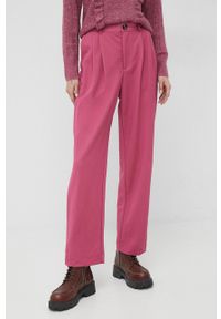 Pepe Jeans spodnie Colette damskie kolor różowy proste high waist. Okazja: na co dzień. Stan: podwyższony. Kolor: różowy. Materiał: tkanina. Styl: casual #1