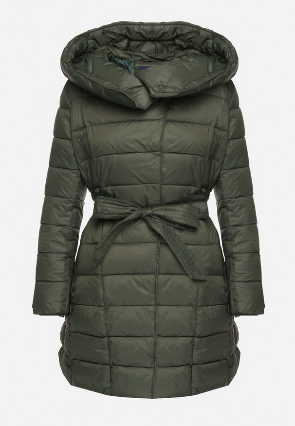 Born2be - Zielona Pikowana Kurtka o Długim Kroju z Kapturem i Dodatkowym Paskiem Hanlin. Okazja: na co dzień. Typ kołnierza: kaptur. Kolor: zielony. Materiał: jeans, tkanina. Długość: długie. Sezon: zima. Styl: casual, elegancki