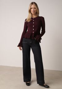 Born2be - Bordowy Elegancki Kardigan z Wiskozy z Falbankami i Guzikami z Cyrkoniami Orsea. Okazja: na co dzień. Typ kołnierza: kołnierz z falbankami. Kolor: czerwony. Materiał: wiskoza. Wzór: aplikacja. Styl: elegancki #4