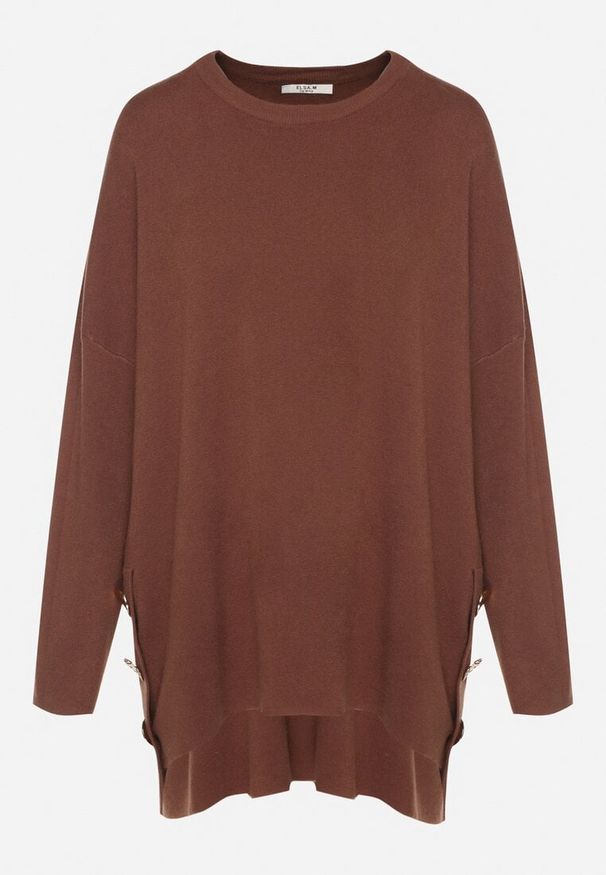 Born2be - Brązowy Sweter z Wiskozą Ozdobiony Guzikami Alavire. Okazja: na co dzień. Kolor: brązowy. Materiał: wiskoza. Wzór: aplikacja. Styl: casual, elegancki