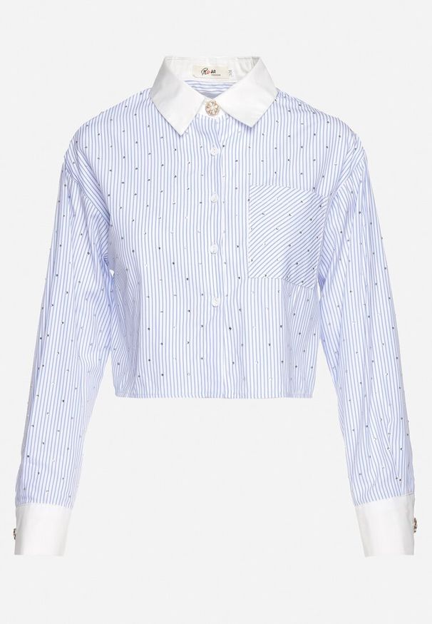 Born2be - Niebieska Krótka Koszula z Długim Rękawem Ozdobiona Cyrkoniami Mevima. Okazja: do pracy, na spotkanie biznesowe. Typ kołnierza: dekolt w kształcie V, kołnierzyk klasyczny. Kolor: niebieski. Materiał: materiał. Długość rękawa: długi rękaw. Długość: krótkie. Wzór: aplikacja. Styl: biznesowy, klasyczny