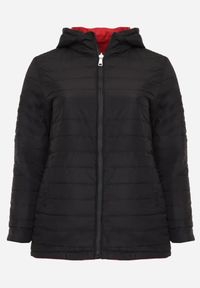 Born2be - Czerwono-Czarna Przejściowa Kurtka Dwustronna o Kroju Parki z Pikowaniem Wewnątrz Zidelle. Typ kołnierza: kaptur. Kolor: czerwony. Materiał: poliester, jeans. Styl: sportowy #2