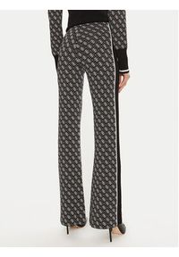 Guess Spodnie materiałowe Lise W3YB38 Z37K0 Czarny Regular Fit. Kolor: czarny. Materiał: wiskoza #4