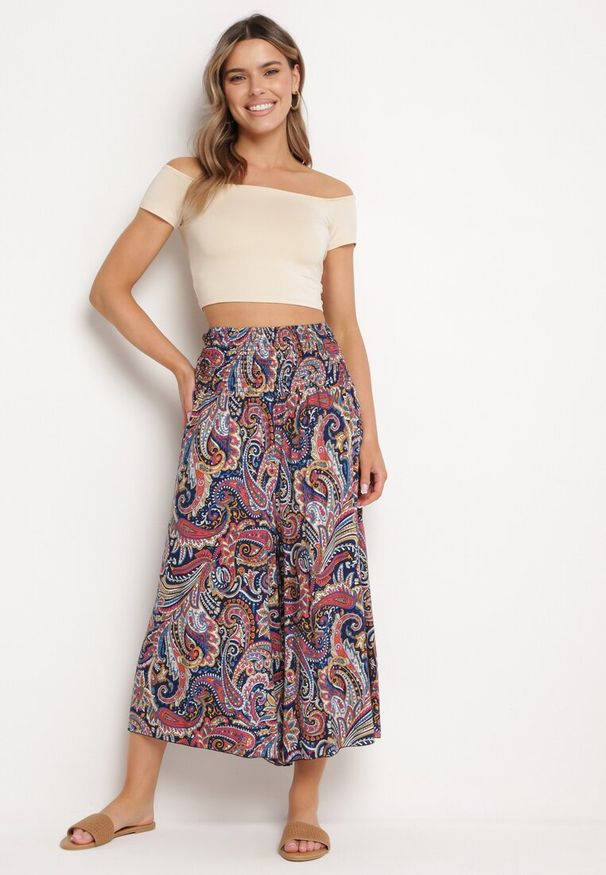 Born2be - Granatowe Bawełniane Spodnie Kuloty z Wzorem Paisley Tarrisa. Okazja: na co dzień. Kolor: niebieski. Materiał: bawełna. Wzór: paisley. Styl: elegancki, casual