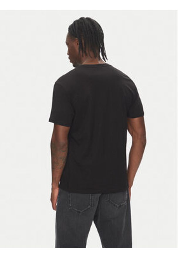 Emporio Armani T-Shirt EM000574 AF12331 UC001 Czarny Regular Fit. Kolor: czarny. Materiał: bawełna