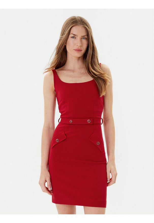 Marciano Guess Sukienka 177067 Czerwony Classic Fit. Kolor: czerwony. Materiał: wiskoza