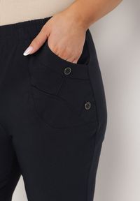 Born2be - Granatowe Spodnie z Wiskozą i Ozdobnymi Guzikami Lireza. Okazja: na co dzień. Kolor: niebieski. Materiał: wiskoza. Styl: klasyczny, casual #5