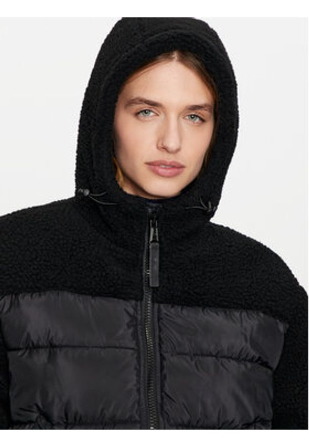 Alpha Industries Kurtka zimowa 138001 Czarny Regular Fit. Kolor: czarny. Materiał: syntetyk. Sezon: zima