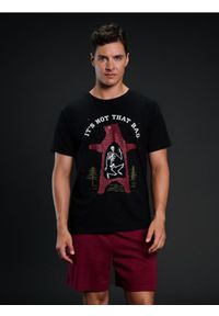 Sinsay - Bawełniana piżama z nadrukiem i kieszeniami - wielobarwny. Materiał: bawełna. Wzór: nadruk #1