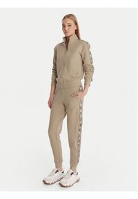 Guess Spodnie dresowe V2YB15 KB3P2 Beżowy Regular Fit. Kolor: beżowy. Materiał: bawełna #4