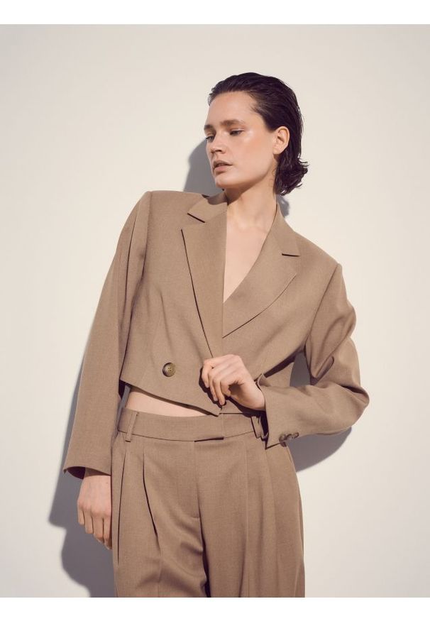 Reserved - Marynarka z wiskozą - brązowy. Kolor: brązowy. Materiał: wiskoza. Długość: krótkie