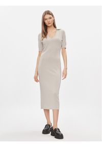 Calvin Klein Sukienka dzianinowa K20K206519 Beżowy Regular Fit. Kolor: beżowy. Materiał: bawełna #1